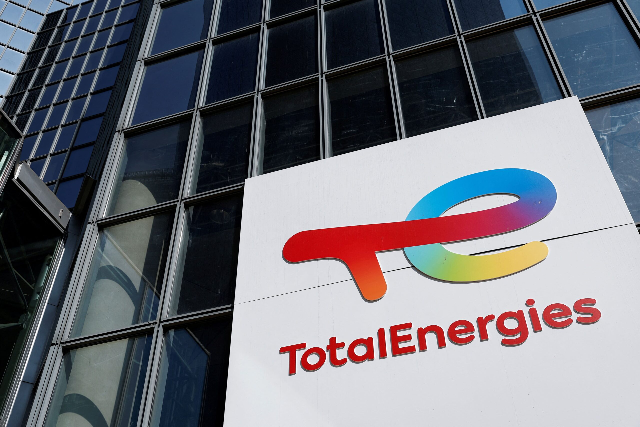 Bénéfices en chute libre chez TotalEnergies : la faute aux marchés pétroliers