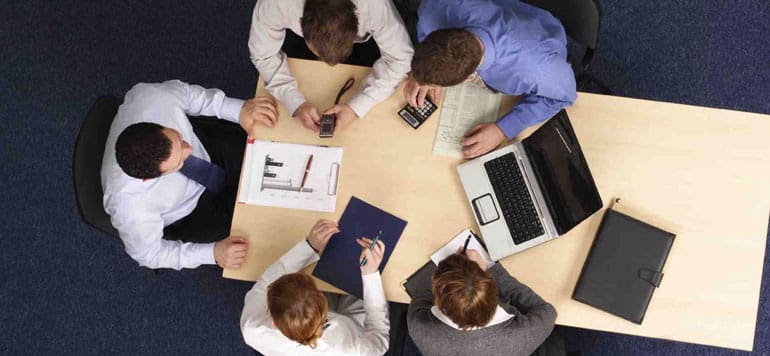 Bilan provisoire en milieu d’année : les défaillances d’entreprises ralentissent sans vraiment rassurer