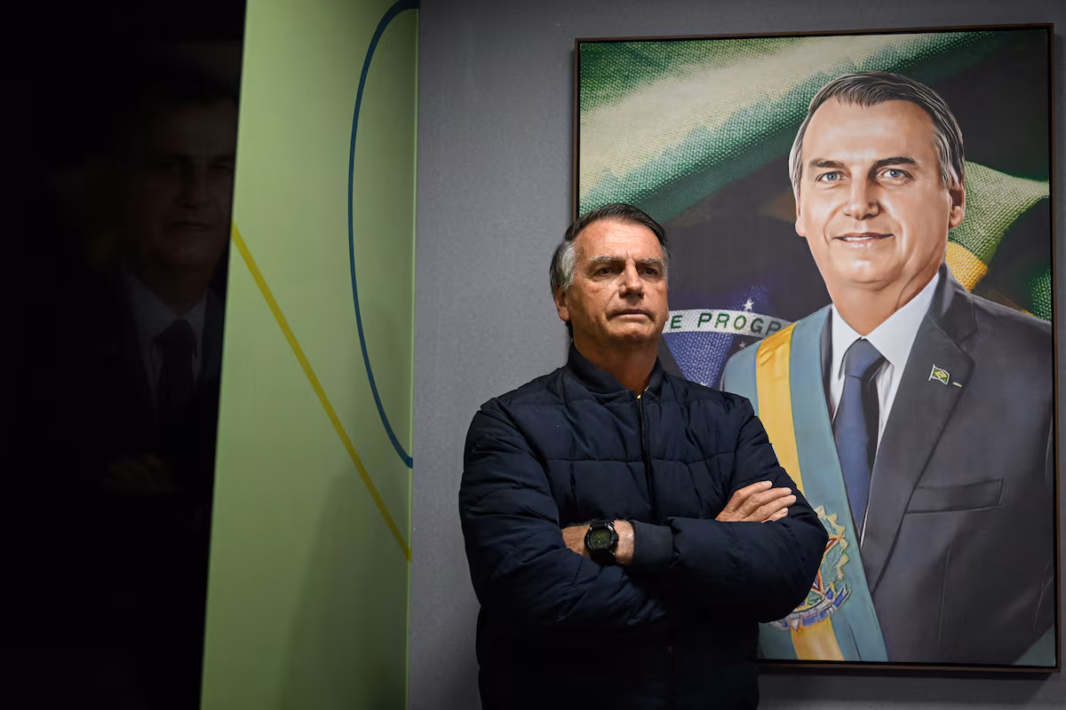 Bolsonaro affirme que son fils Eduardo pourrait demander la nationalité américaine