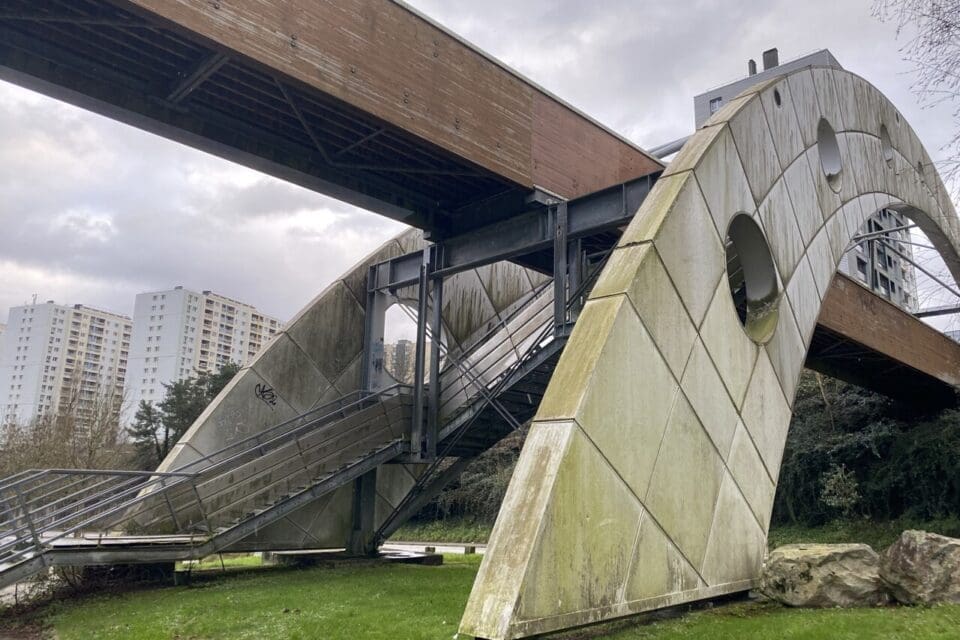 Cherbourg : un jeune homme retrouvé mort sous une passerelle, une enquête en cours