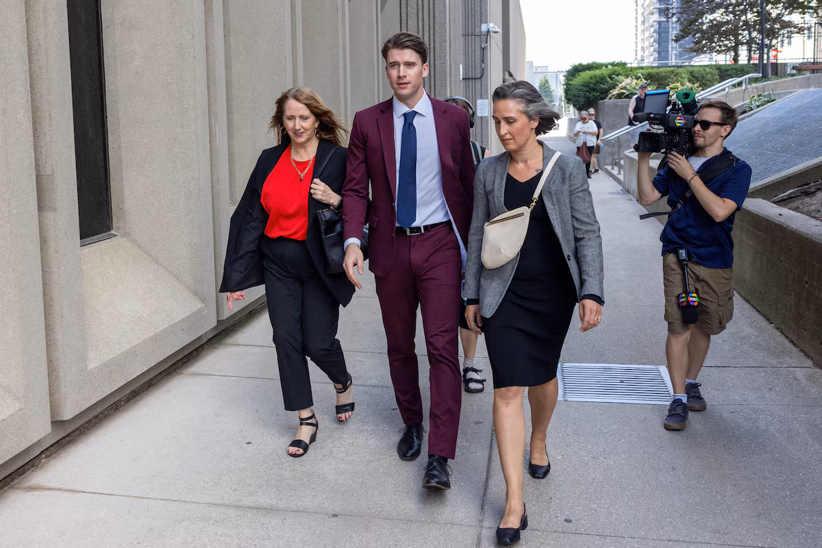 Cinq anciens joueurs de l’équipe canadienne de hockey blanchis dans une affaire d’agression sexuelle