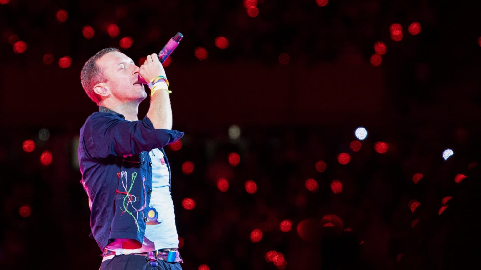 Coldplay profite d’un adultère exposé en concert pour voir ses écoutes exploser
