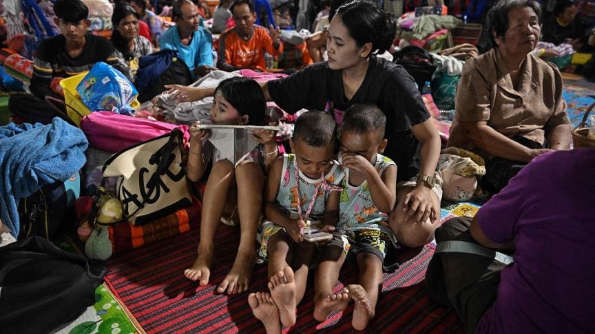 Des milliers de travailleurs cambodgiens fuient la Thaïlande et paient le prix du conflit frontalier