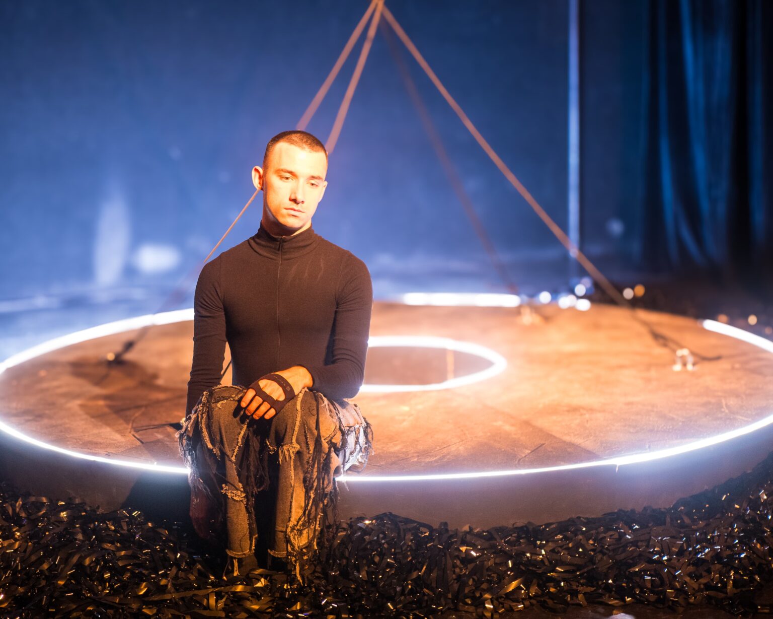 « Stellar » : une pièce dystopique à Avignon qui met l’amour à l’épreuve de la réalité virtuelle Crédits:Charlotte Brard