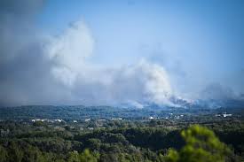 Des cendres sur 600 hectares : l’Aude ravagée 