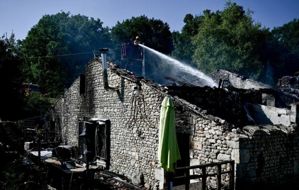 Drame en Charente : un gîte en feu, quatre morts et un disparu