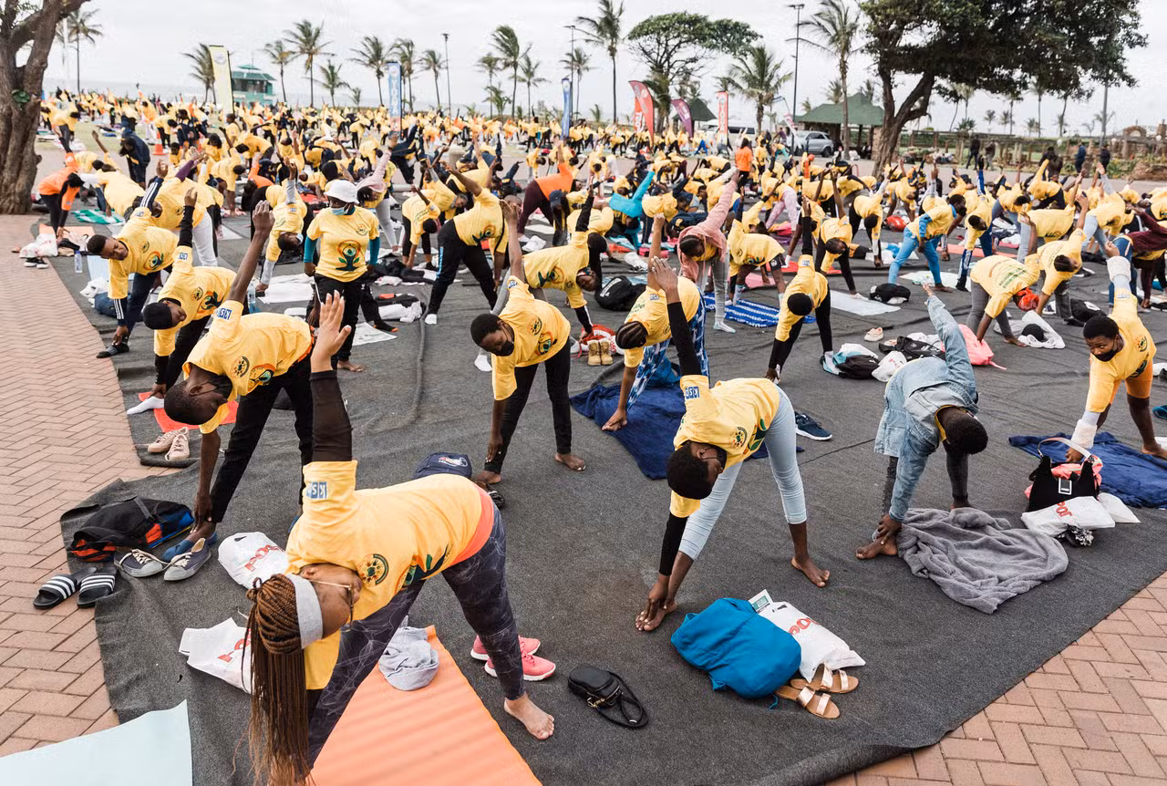 En Ouganda, des cours de fitness aident les femmes âgées à lutter contre l'obésité et le diabète