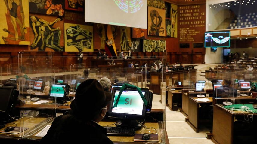 Équateur : une récompense de 100 000 $ pour retrouver un député accusé de viol sur mineure