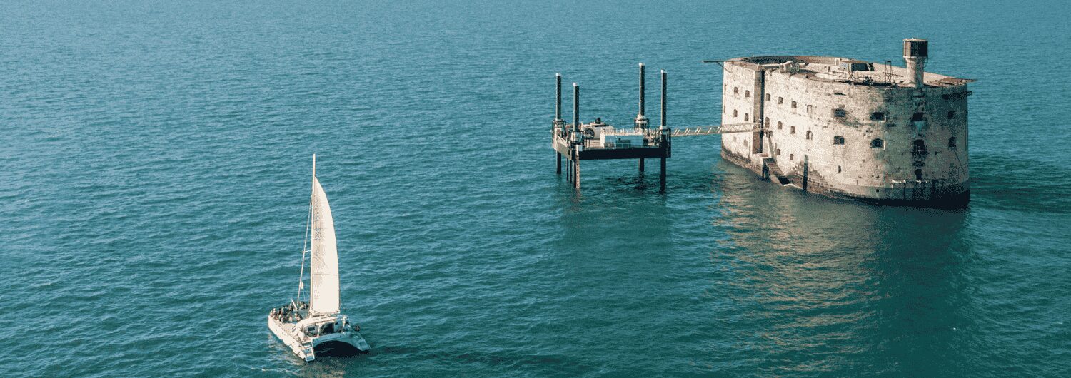 Fouras : une expo sur la plage pour plonger au cœur de la restauration du Fort Boyard
