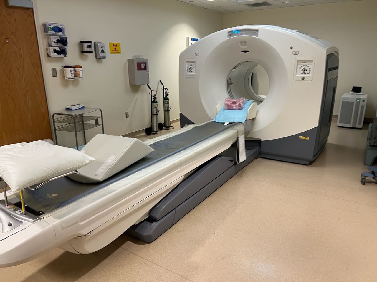 Insolite - Aux États-Unis, un homme se fait aspirer par une machine IRM à cause de son collier en métal