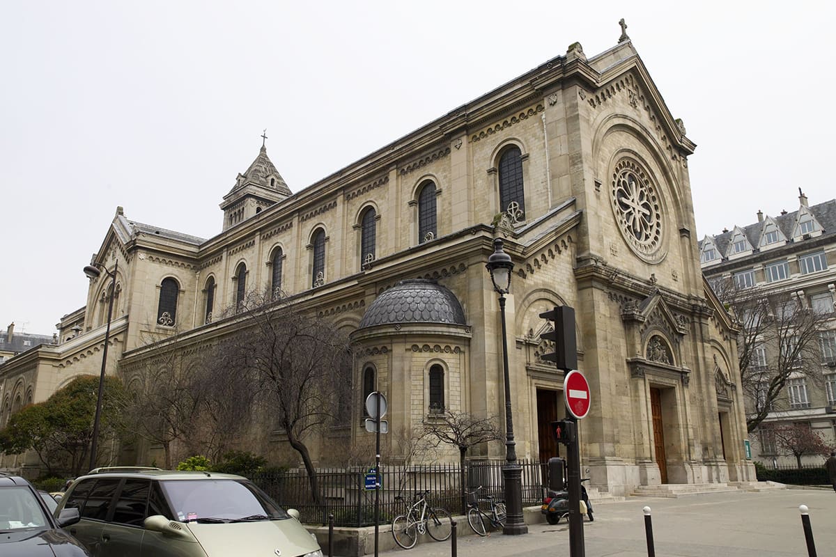 Incendie maîtrisé à l’église Notre-Dame-des-Champs à Paris