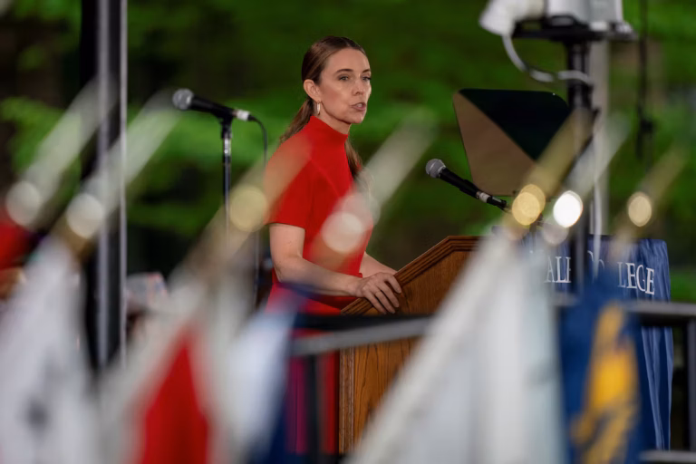 La Nouvelle-Zélande lève l’interdiction d’exploration pétrolière instaurée par Jacinda Ardern