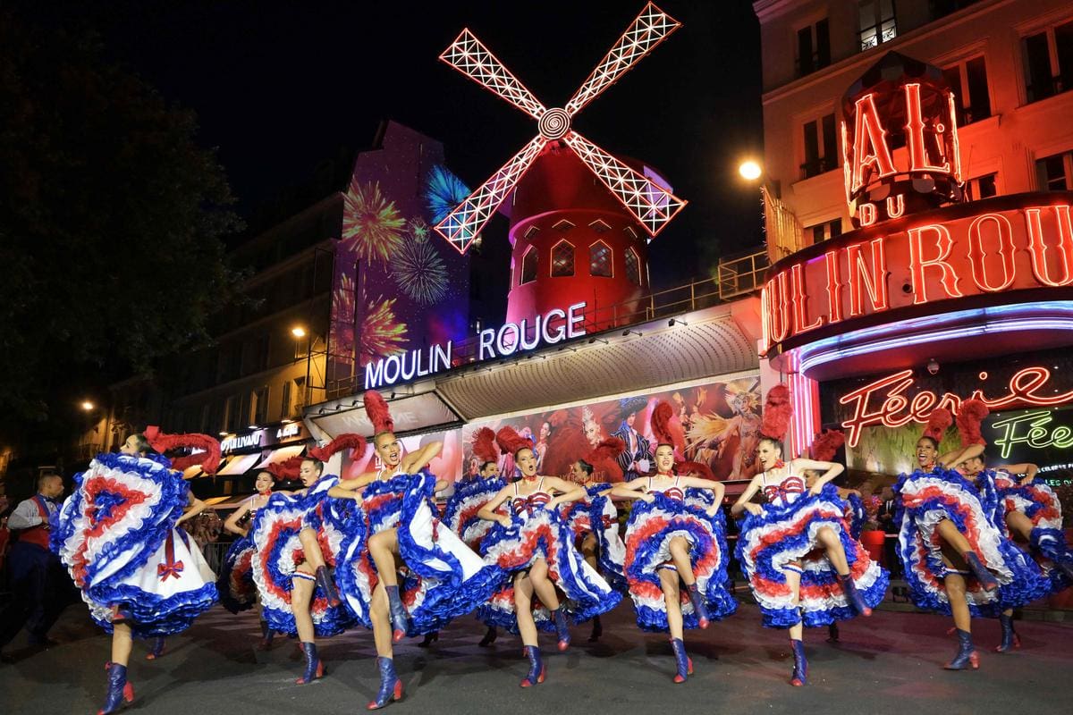 Le Moulin Rouge retrouve ses ailes : une fête spectaculaire ce jeudi soir à Montmartre