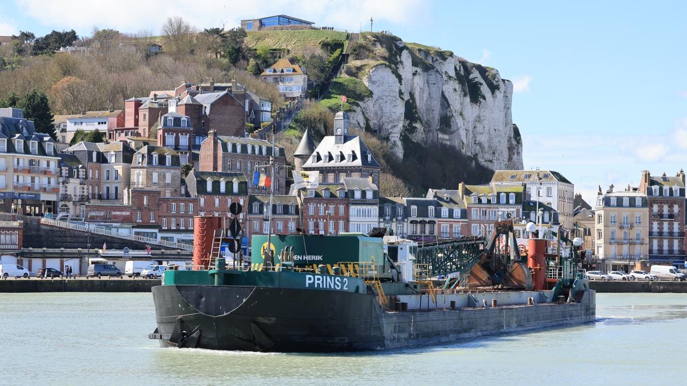Le port du Tréport se hérisse de caméras et barbelés : 1,5 million d’euros pour rester dans la course