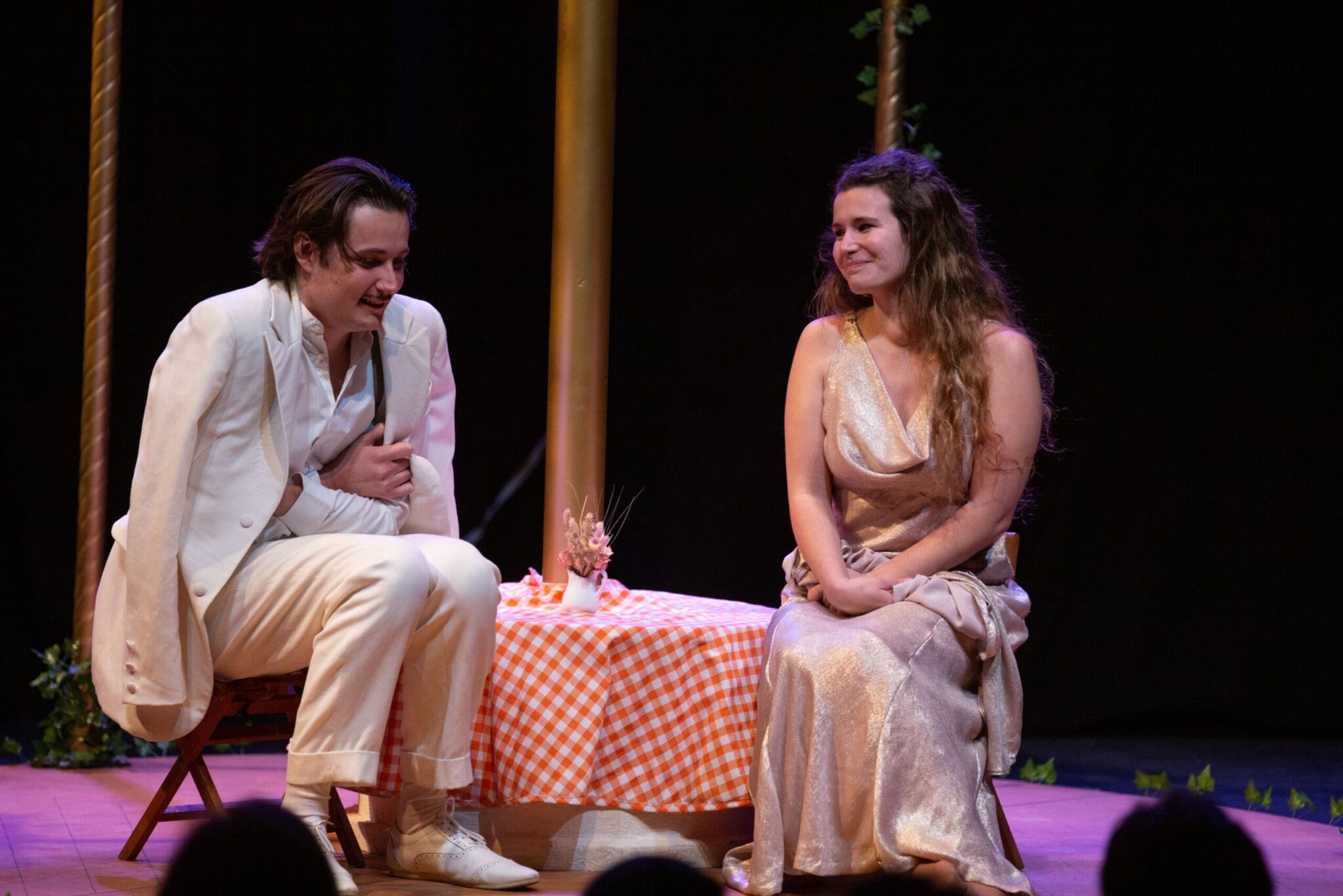 « Léocadia » d’Anouilh au Lucernaire : un manège poétique dans les limbes du souvenir