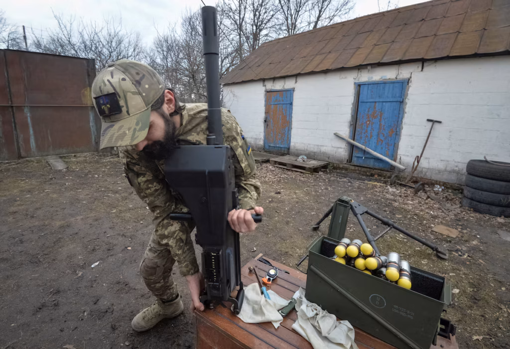 Les Européens ouverts à financer les livraisons d’armes américaines à l’Ukraine, mais demandent des garanties