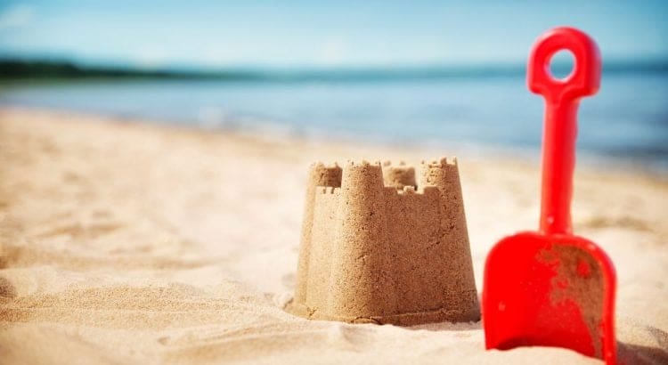 Les châteaux de sable vont-ils être interdits sur les plages françaises ?