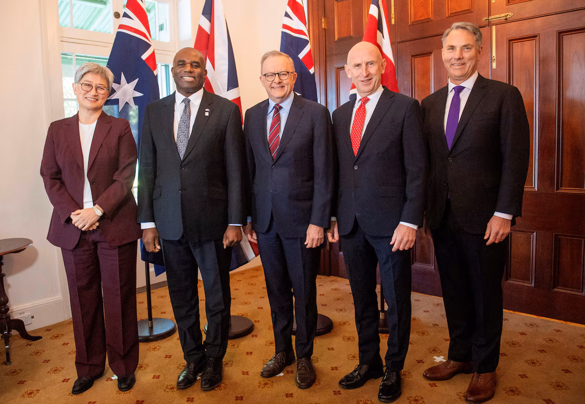 Londres et Canberra renforcent leur alliance militaire et économique dans le cadre d’AUKUS