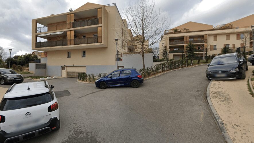 Marseille : un policier inonde ses voisins de PV dans une impasse privée