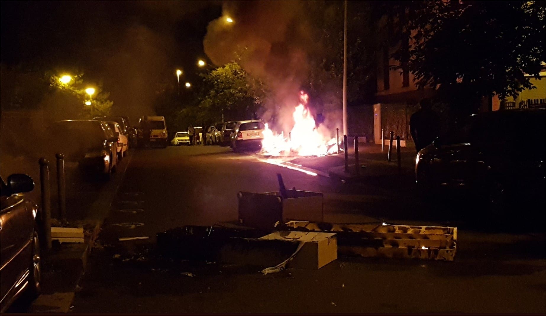 Nuit de tension à Garges-lès-Gonesse : tirs de mortiers, bus incendié et barricades