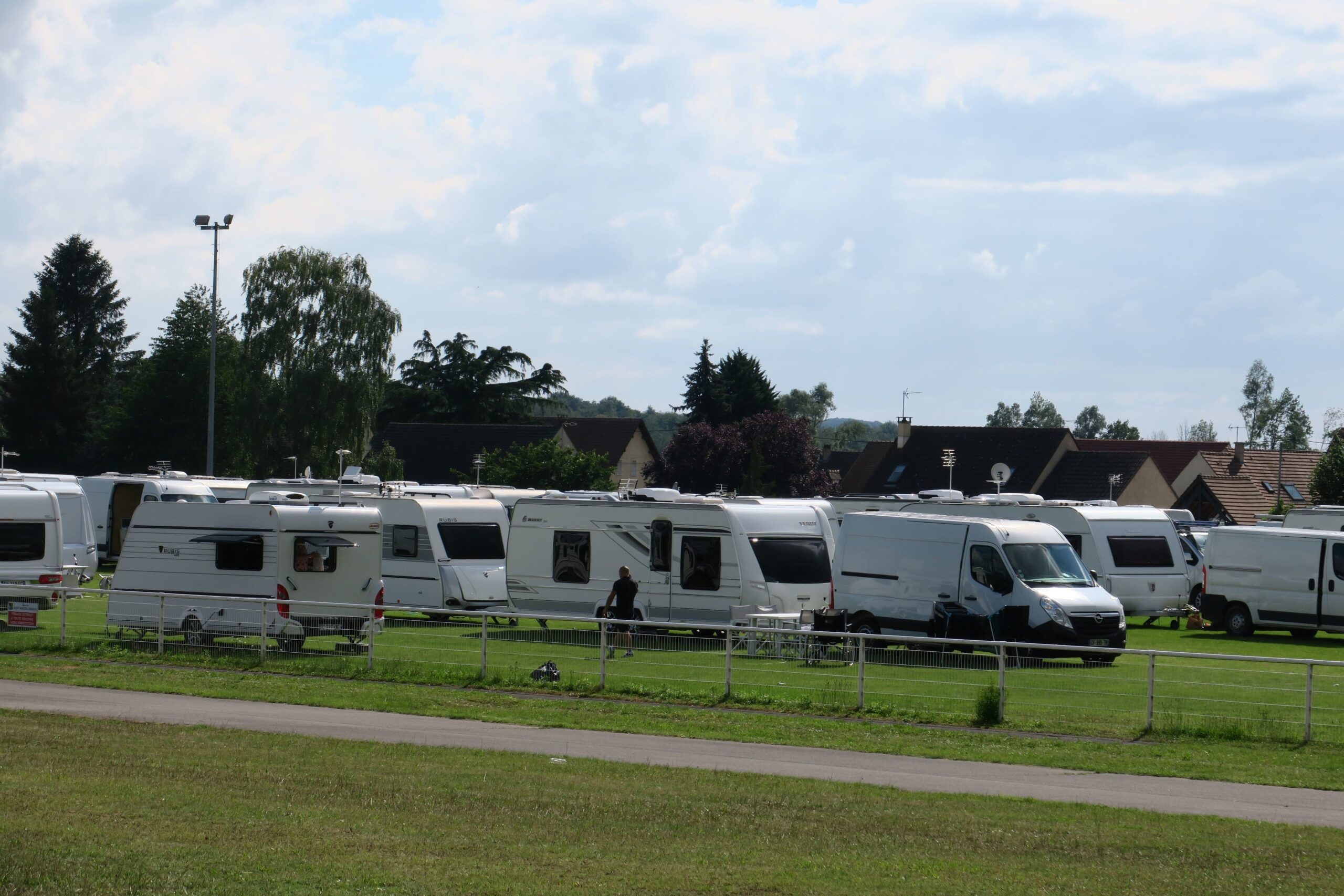 Oise : installations illégales en série des gens du voyage, les maires s’impatientent