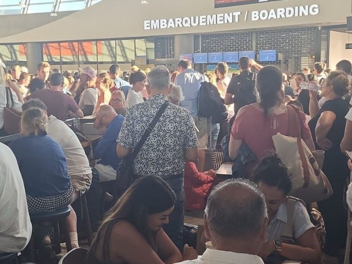 Pagaille à l’aéroport de Nice : plus de 2 000 passagers évacués à cause d’un portique défaillant