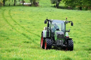 Pays Basque : un agriculteur meurt écrasé par son tracteur à Aussurucq — photo