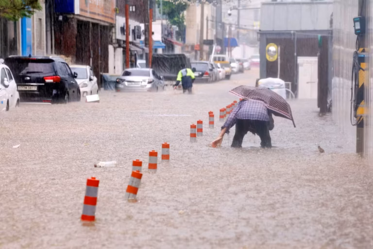 Pluies torrentielles en Corée du Sud : au moins quatre morts et des milliers d’évacués