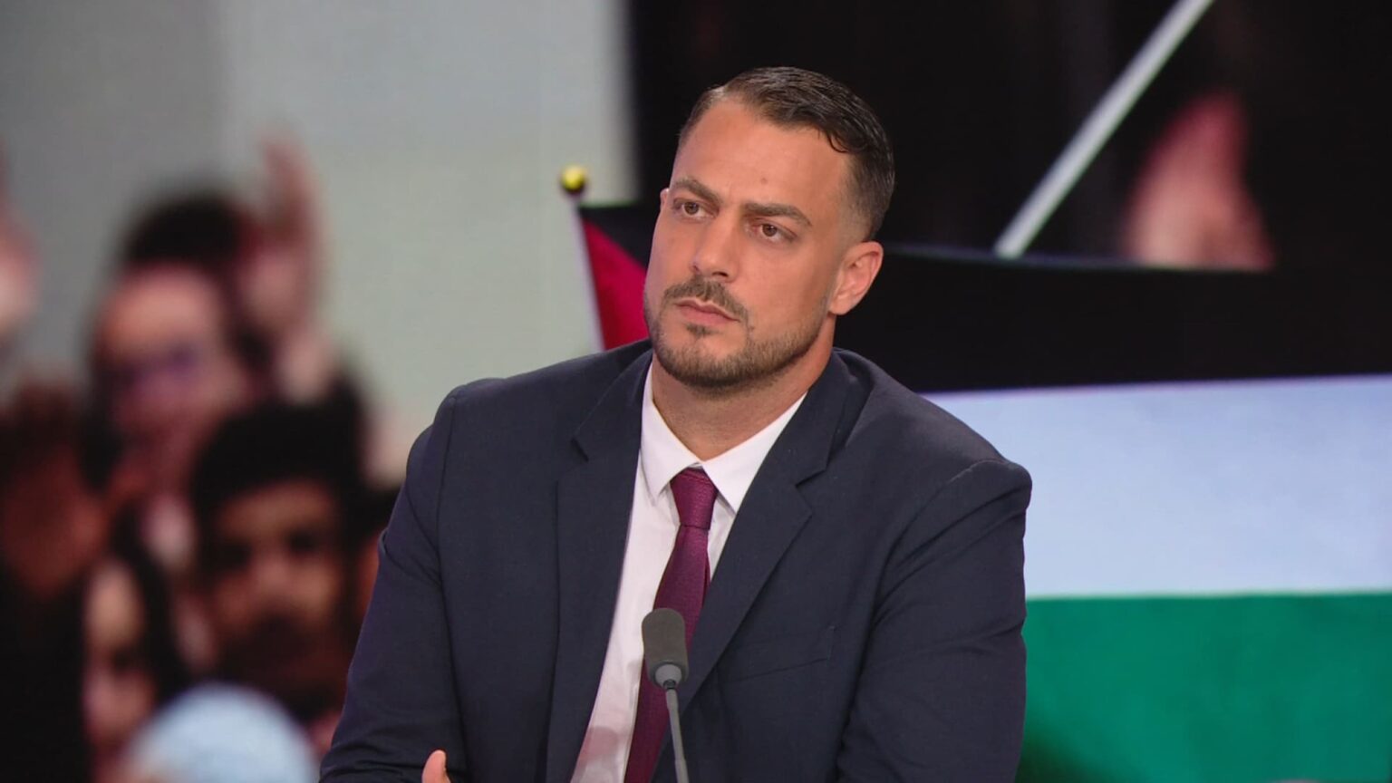 La France Insoumise désavoue Sébastien Delogu après ses déclarations en Algérie: "Ses propos n'engagent pas LFI."