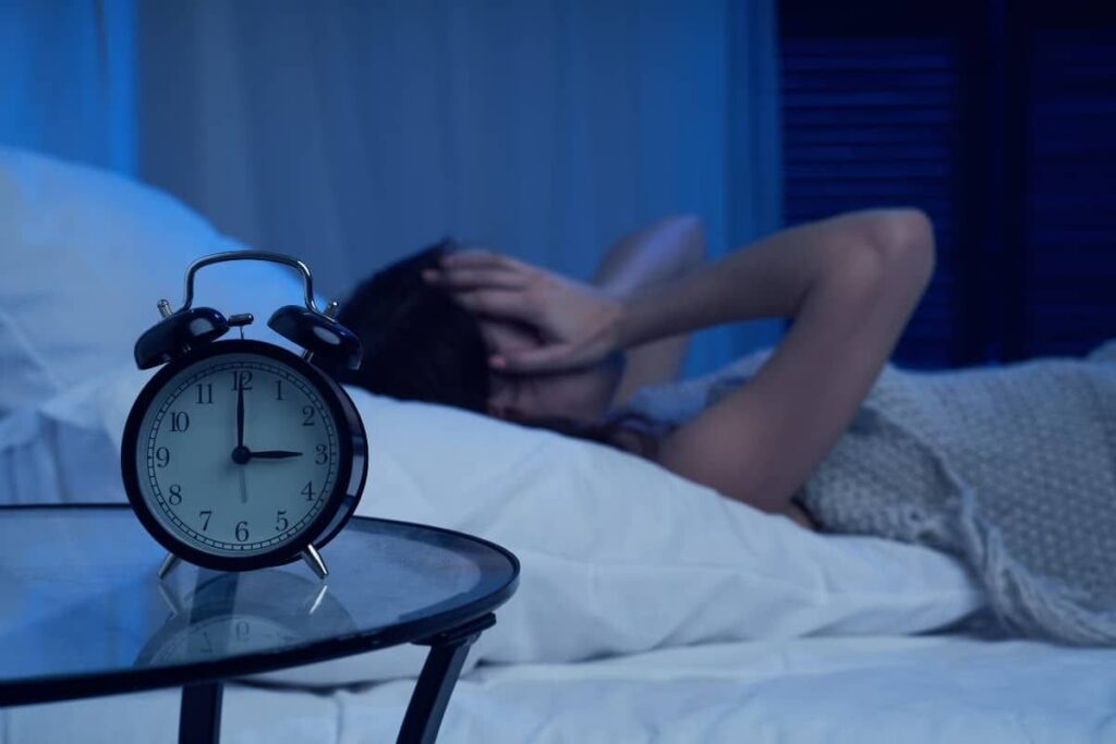 Si votre sommeil est entrecoupé de micro-réveils, attention, cerveau en danger