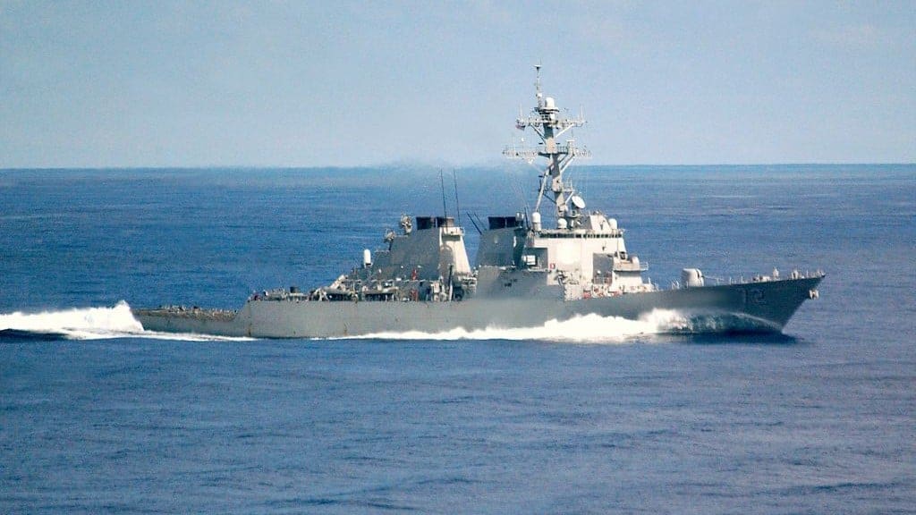Tensions en mer : l'Iran affirme avoir repoussé un destroyer américain de ses eaux