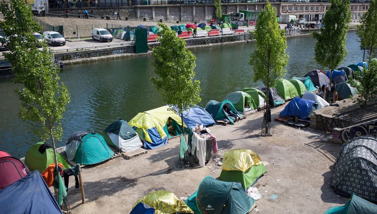 Un migrant afghan retrouvé noyé à Clichy, le drame d’une solitude silencieuse