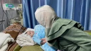 Un nourrisson meurt de faim à Gaza, les médecins alertent sur une catastrophe humanitaire