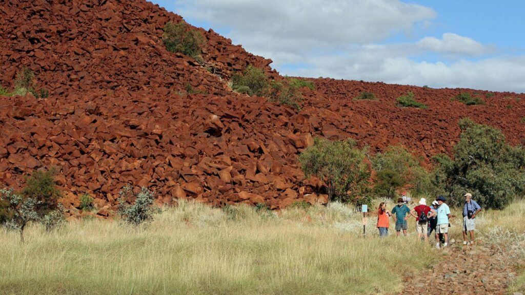 Un site industriel abrite des trésors millénaires : l’art rupestre de Murujuga entre au patrimoine mondial