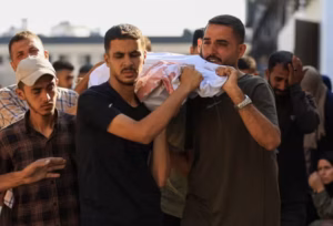 Une frappe israélienne tue des enfants à Gaza : l’armée évoque un tir raté