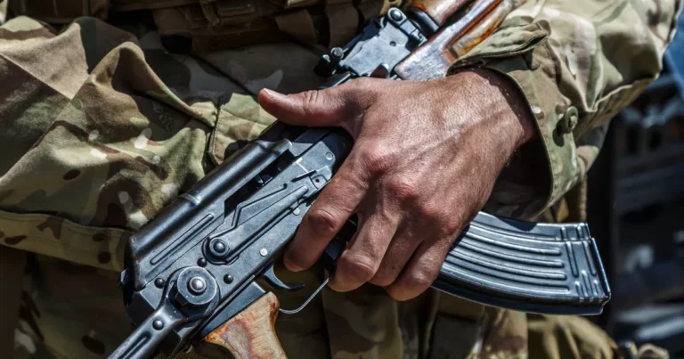 Yémen : une saisie massive d’armes iraniennes destinées aux Houthis annoncée par l’armée américaine