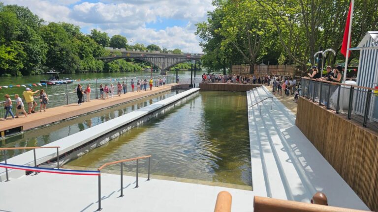 Canicule et baignade surveillée : Maisons-Alfort inaugure sa plage sur la Marne