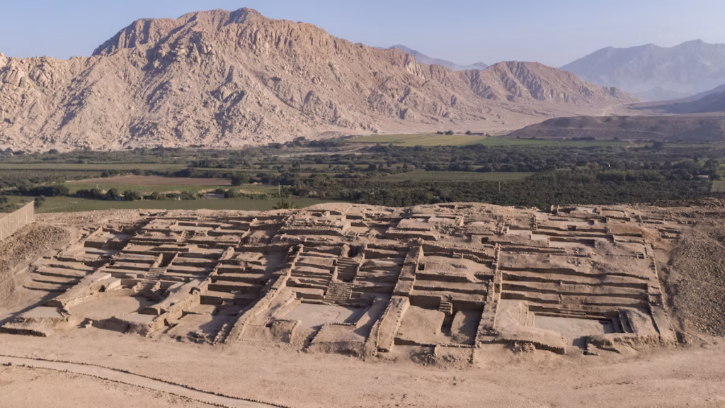 Découverte exceptionnelle au Pérou : une ville de 3 500 ans révèle un carrefour ancien entre côte et Andes Découverte exceptionnelle au Pérou : une ville de 3 500 ans révèle un carrefour ancien entre côte et Andes