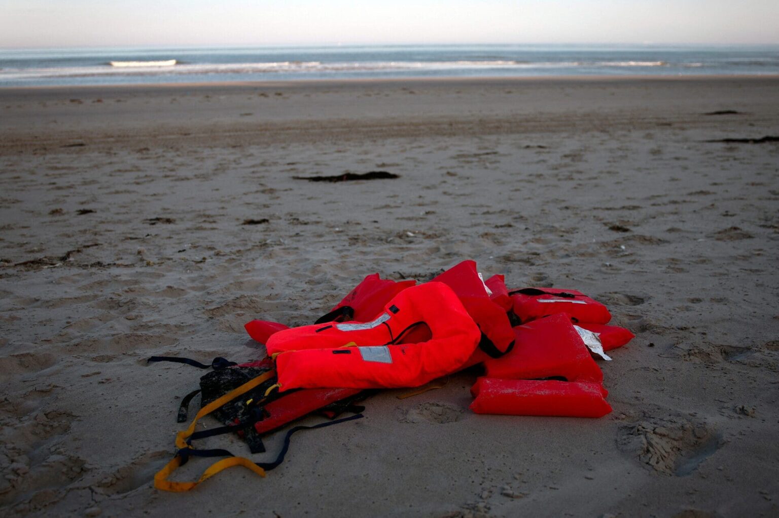 Paris et Londres misent sur un « bateau-taxi » pour endiguer les traversées record de migrants vers le Royaume-Uni