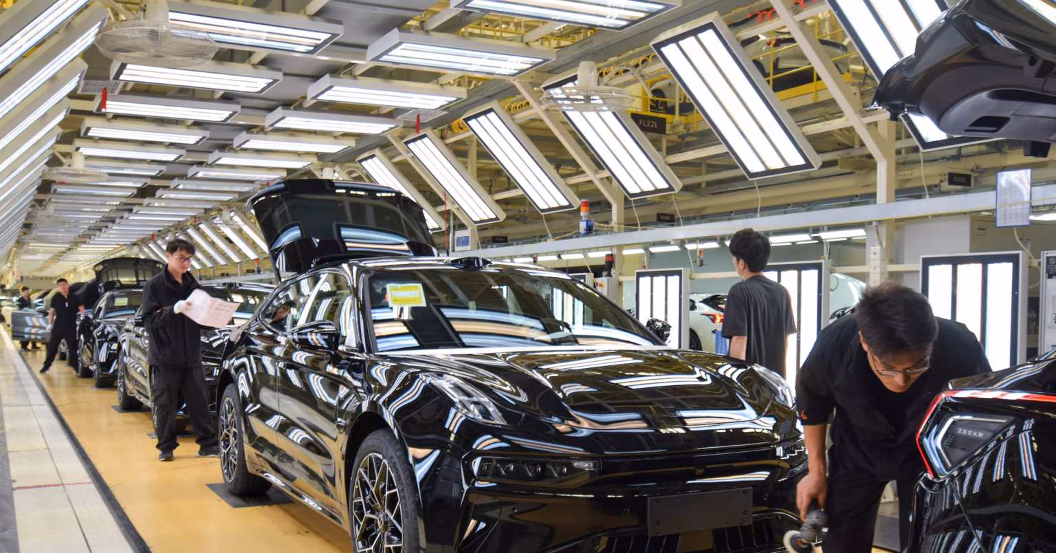 Automobile : comment les géants chinois comme BYD et Chery ont pris une longueur d’avance sur Tesla, Volkswagen et GM