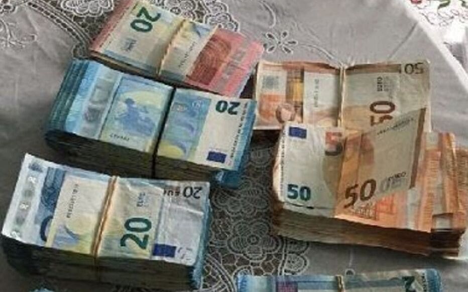 Faux billets et arnaque au "wash-wash" : un entrepreneur de Loire-Atlantique en détention