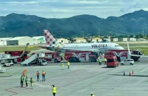 VIDÉO - Un homme aspiré par le réacteur d’un Airbus A319 à l'aéroport de Milan