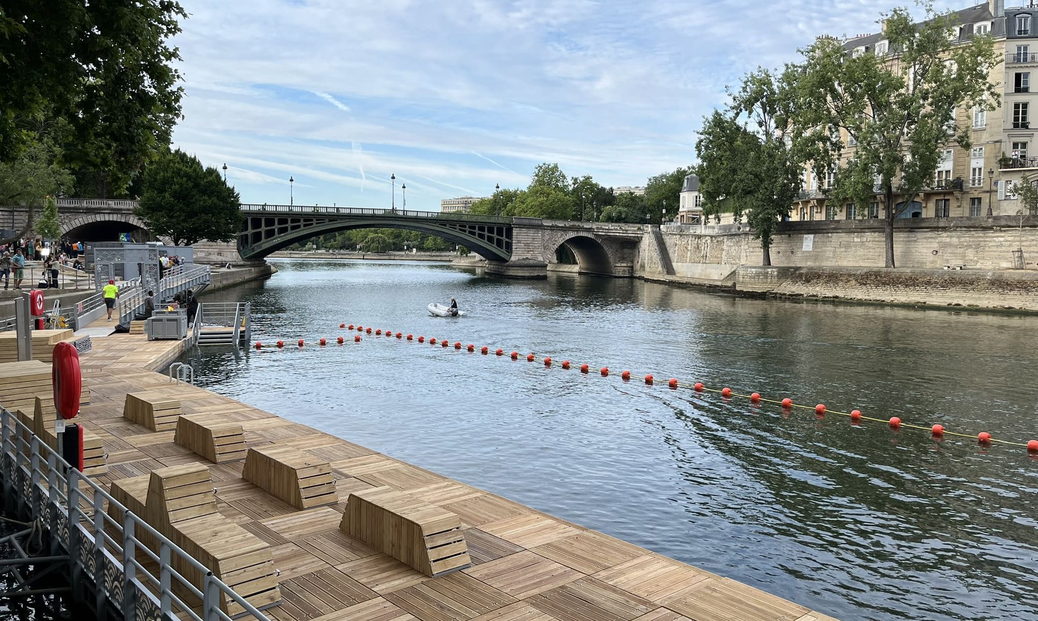 Un an après les JO, la Seine s’ouvre à la baignade: mais l’eau sera-t-elle propre ?