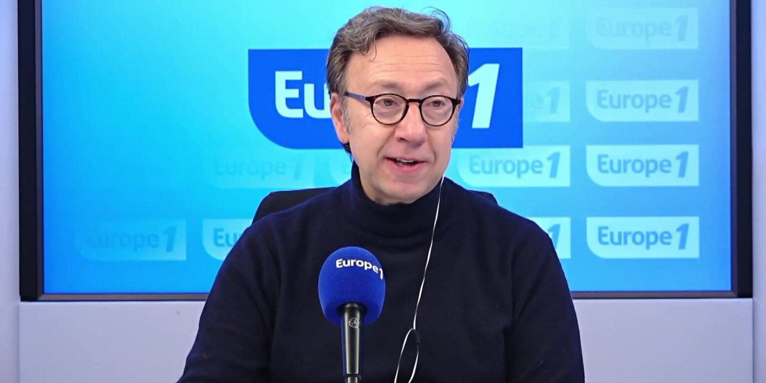 Surprise: Stéphane Bern quitte Europe 1 après cinq ans d’antenne. Découvrez quelle radio concurrente l’animateur rejoint