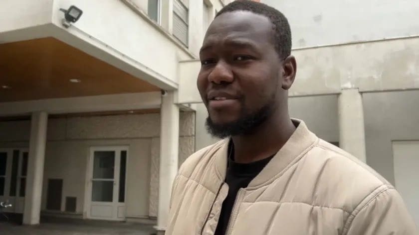 VIDÉO - Fousseynou Cissé, l’homme qui a sauvé une famille de six personnes d'un incendie à Paris, va être décoré