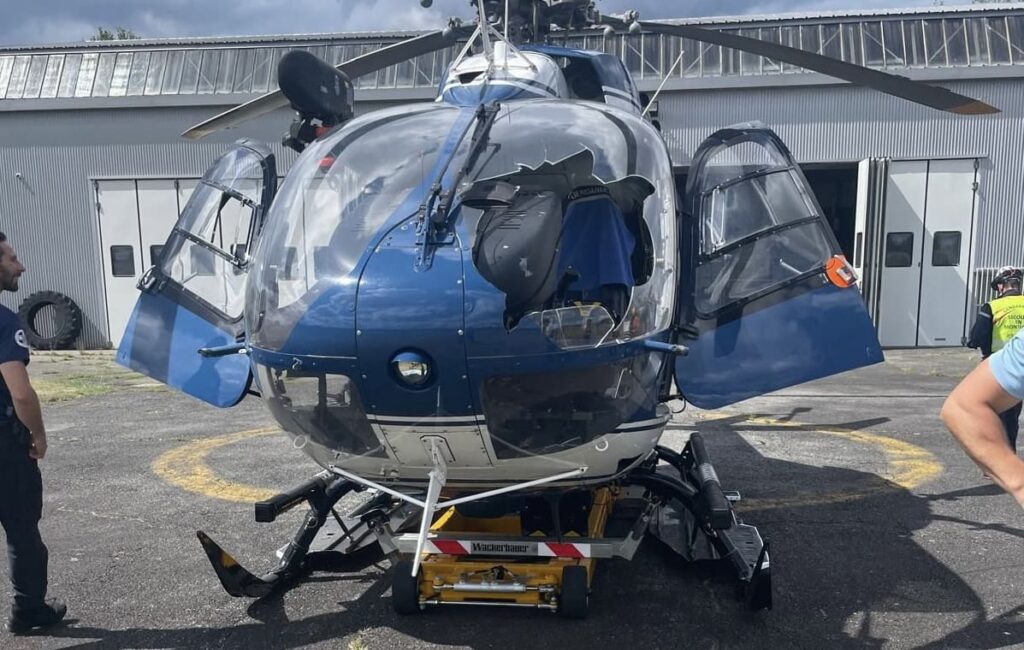 Insolite – Un hélicoptère de la gendarmerie percuté par une buse dans les Pyrénées, le pilote sauve les passagers
