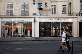 Mode en péril : Princesse tam tam et Comptoir des Cotonniers plongent à leur tour