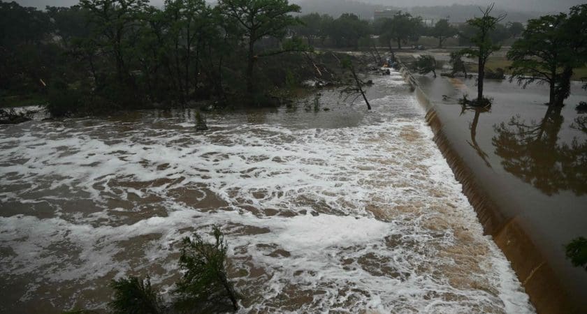 Inondations au Texas : au moins 43 morts et des dizaines de disparus après des crues soudaines