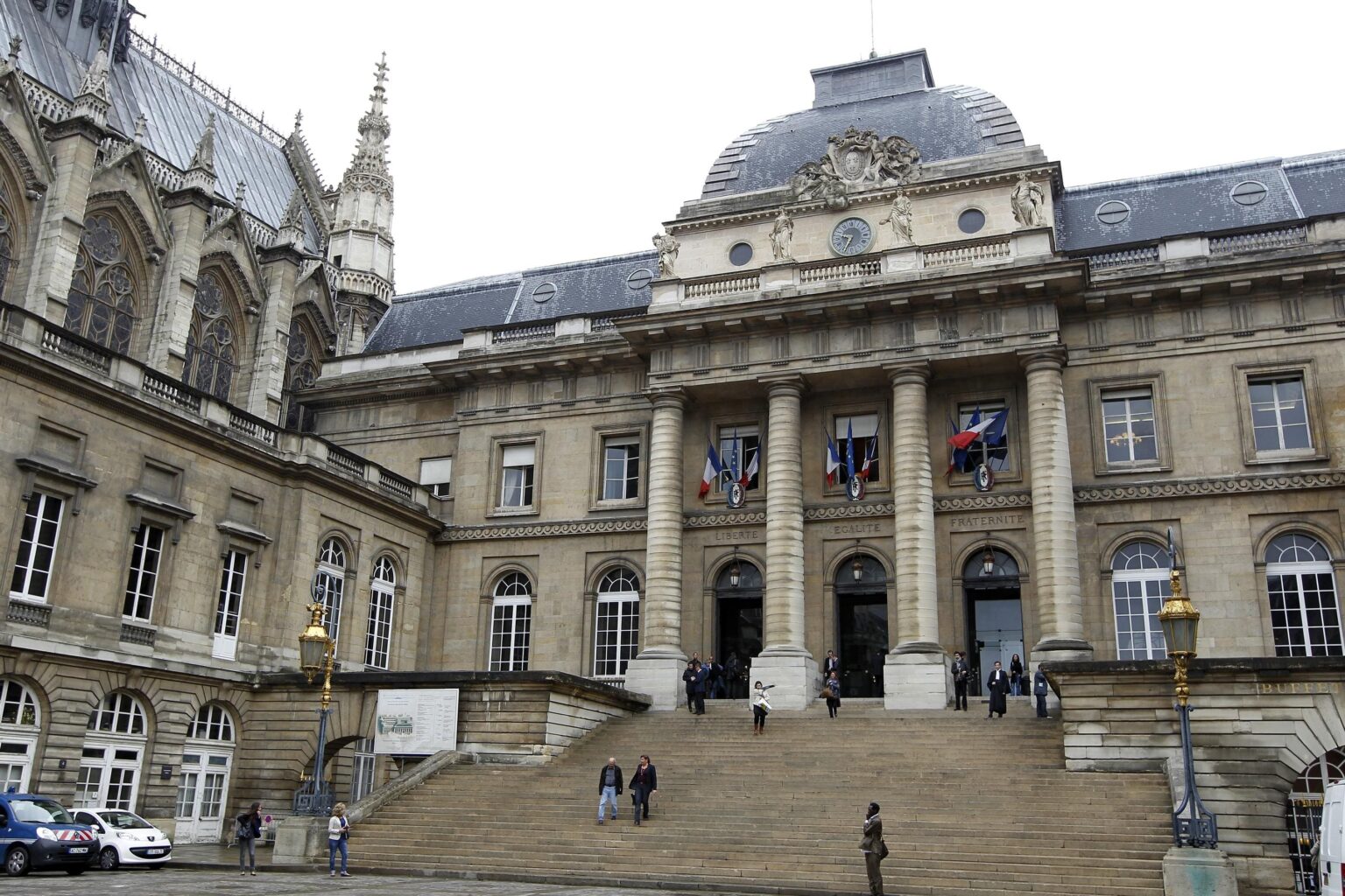 Paris : au procès d’un ostéopathe illégal, le récit glaçant d’une patiente violée