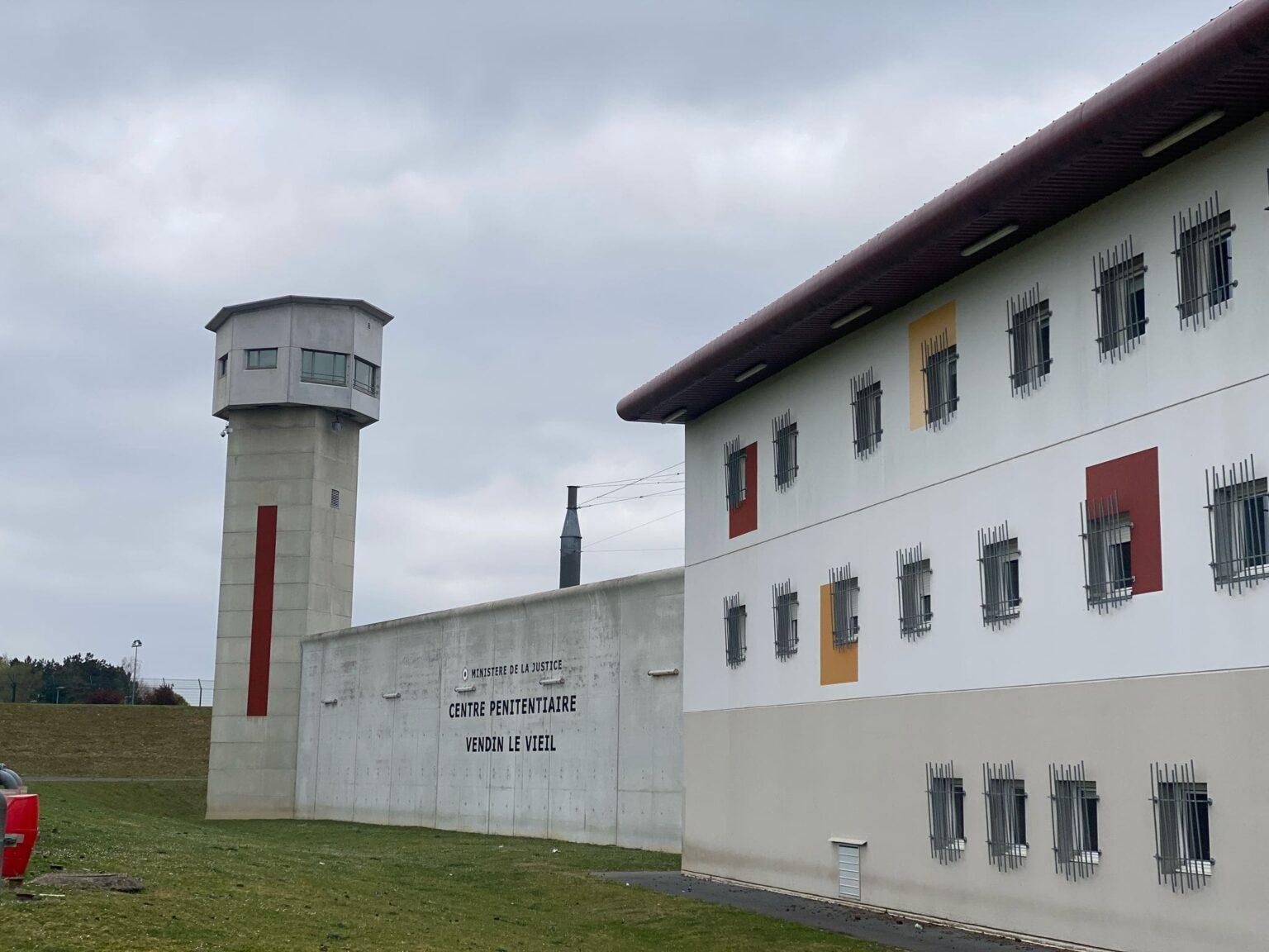 Vendin-le-Vieil : téléphones saisis et drones repérés malgré la prison « ultra-sécurisée »